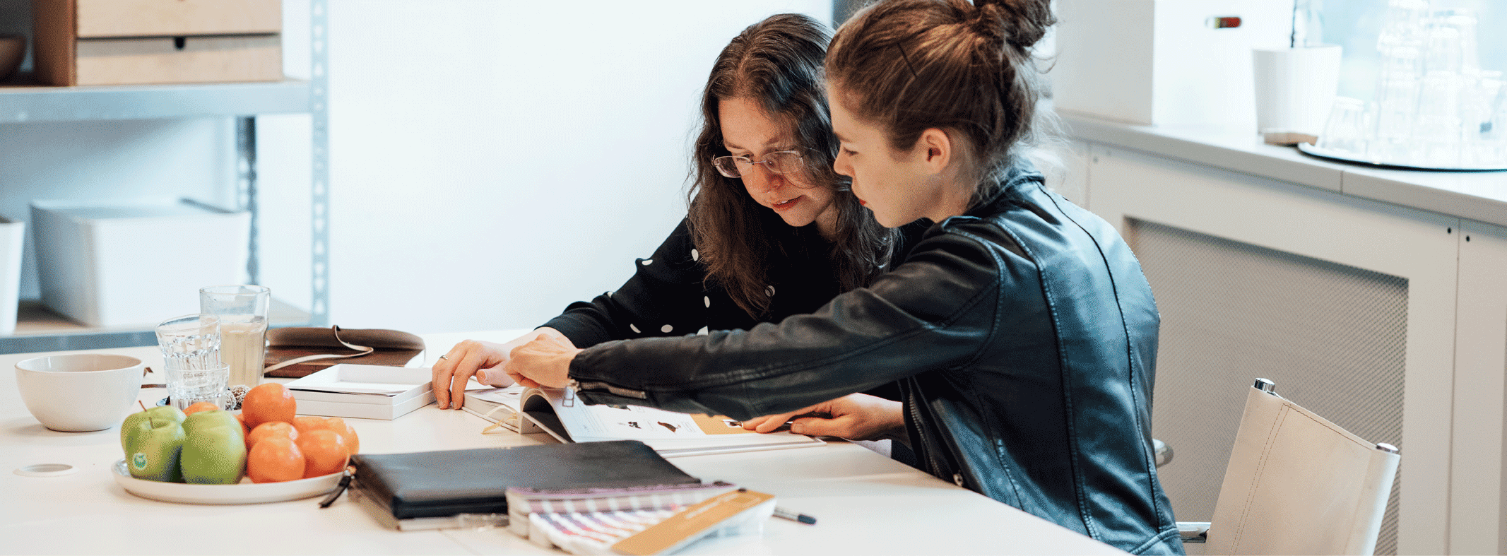 Branddesigner Miranda Schellevis met haar klant Saskia Giesbers